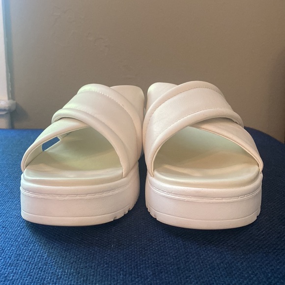 UGG ZAYNE SIZE 7.5 7 CROSSBAND LEATHER SLIDE SANDALS - Picture 8 of 8